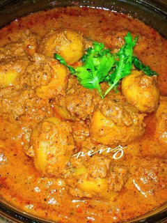 कश्मीरी दम आलू (बिना प्याज लहसुन के) (Kashmiri dum aloo (bina pyaz lahsun ke) recipe in Hindi) रेसिपी मुख्य फोटो