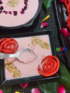 રોઝ રબડી (Rose Rabdi Recipe in Gujarati) રેસીપી મુખ્ય ફોટો