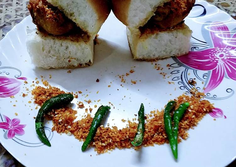 Steps to Prepare Award-winning वडा पाव