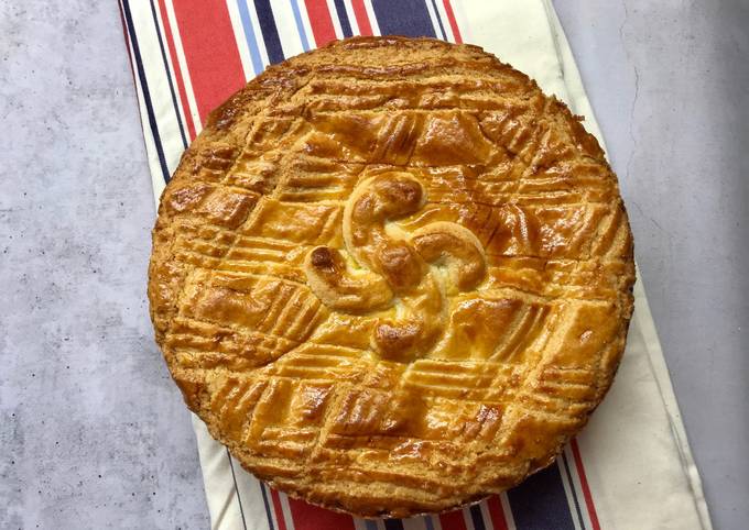 Gâteau Basque à la Crème pâtissière