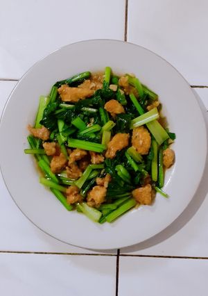 Foto resep Ca sawi campur ayam goreng krispi fillet