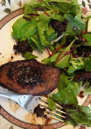 Grillezett csirkemell, meggyszósszal recept fotója