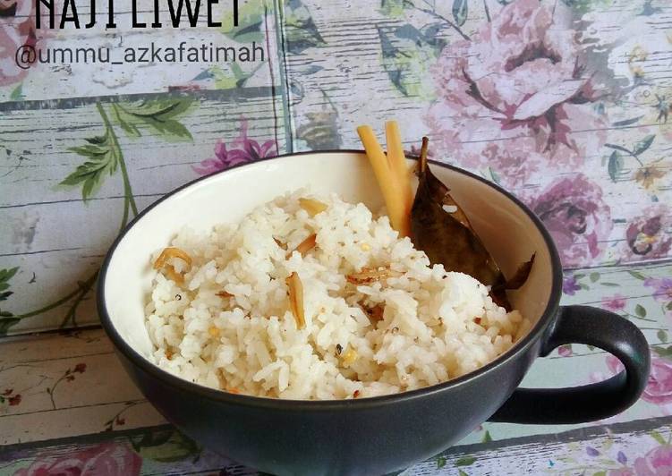 Langkah Mudah untuk Menyiapkan Nasi Liwet yang Lezat