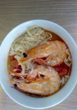 蕃茄蔬菜海鮮泡麵 的食譜成品照片