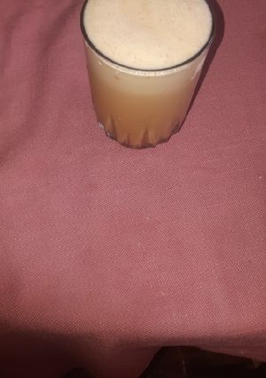 Una foto de Batido de malta y huevo😋🤤