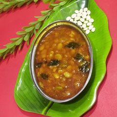 A picture of Lima beans curry.