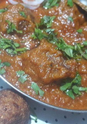 लौकी कोफ्ता करी (रेड ग्रेवी) (Louki kofta curry (red gravy) recipe in hindi) रेसिपी मुख्य फोटो