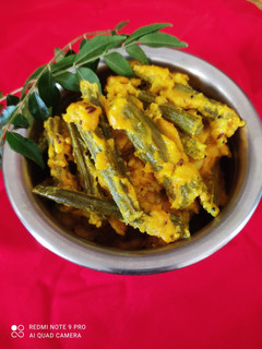 સરગવા નું શાક (Saragva Shak Recipe In Gujarati) રેસીપી મુખ્ય ફોટો