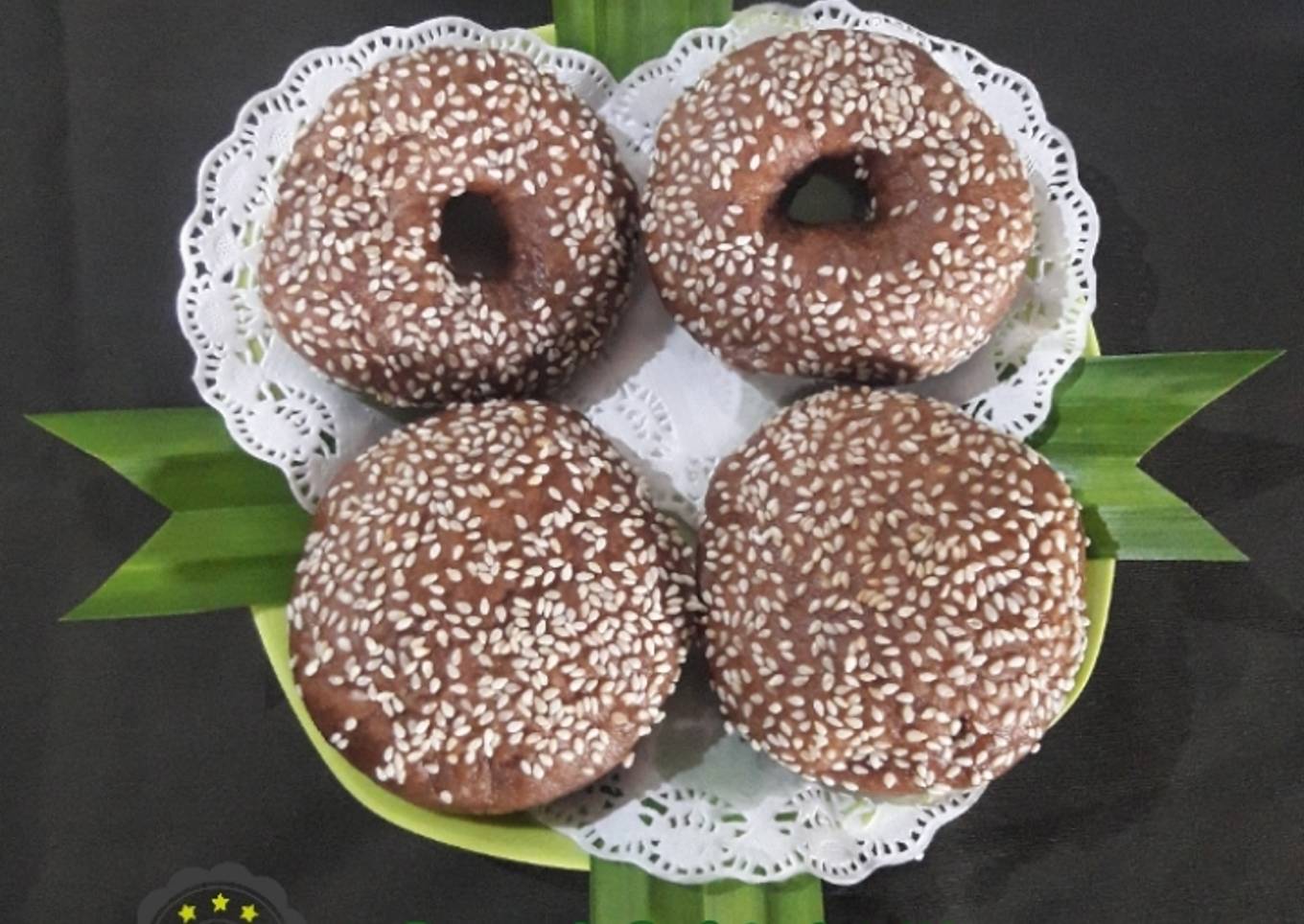Donat Coklat Wijen
