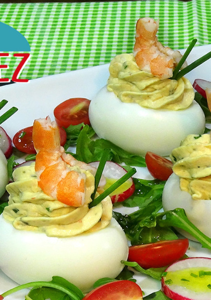 Una foto de Huevos rellenos con gambas