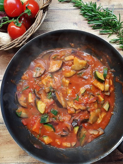 Glutén-, tej- és tojásmentes serpenyős ratatouille recept fotója