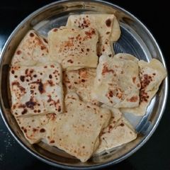 A picture of Ceylon Parotta.