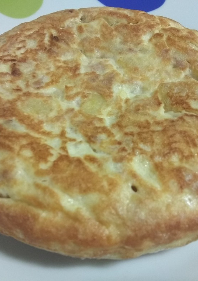 Una foto de Tortilla de patata y bonito