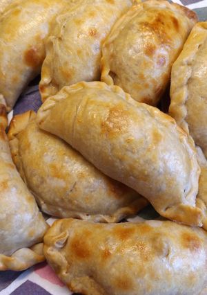 Foto principal de Empanadas de salchichas parrilleras y chorizos criollos