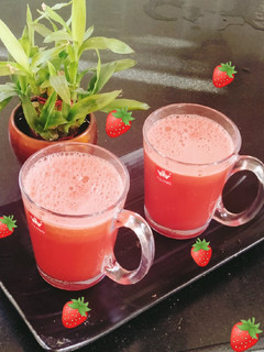 A picture of Strawberry juice.