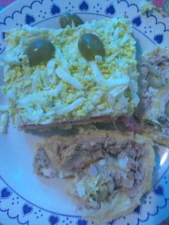Una foto de Pionono de queso y atún