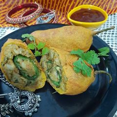 A picture of Rajasthani Mirchi Vada.