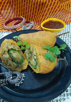 A picture of Rajasthani Mirchi Vada.