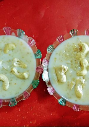 साबूदाने की खीर (Sabudane ki kheer recipe in Hindi) रेसिपी मुख्य फोटो