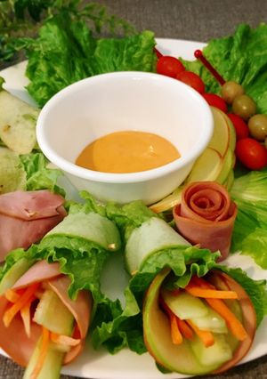 Hình của món Salad cuộn.
