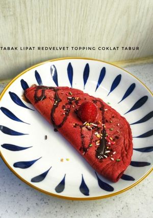 Foto resep Martabak Lipat Red Velvet Topping Coklat Tabur