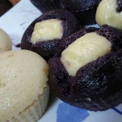 A picture of Puto with Cheese.