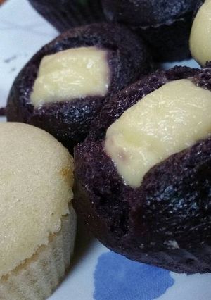A picture of Puto with Cheese.