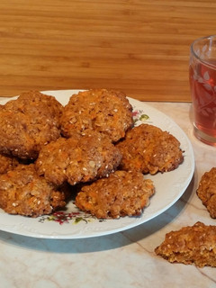 Sárgarépás-chilis-zabos kekszek recept fotója
