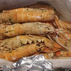 A picture of Scampi al cartoccio.