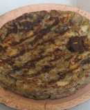 Tortilla de alcachofas con cebolla