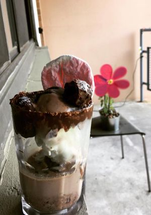 A picture of Chocolate  summer retreat.