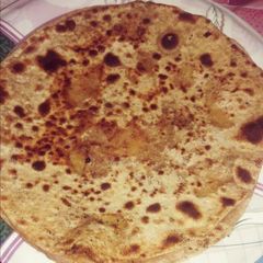 A picture of Qeema Aaluu paratha.