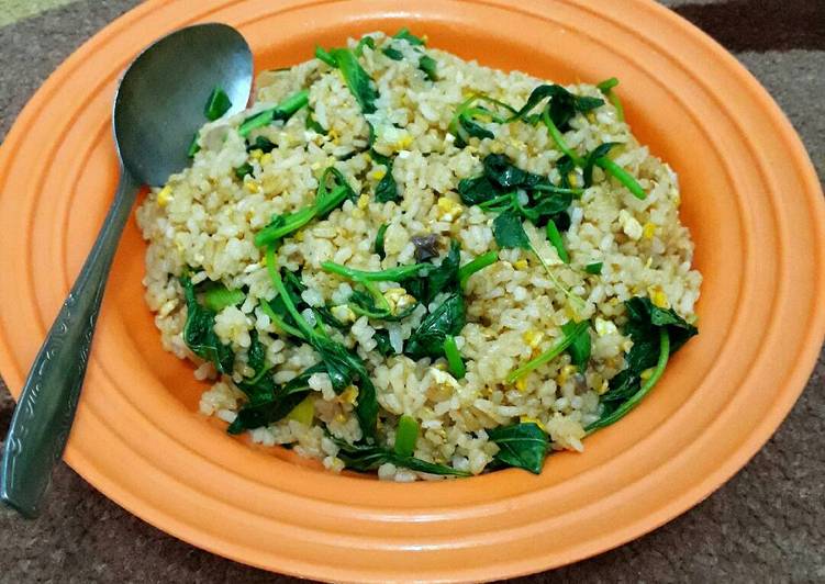 Resep Nasi Goreng Bayam oleh Eka Aw - Cookpad