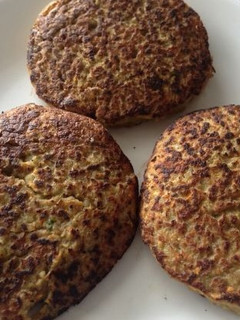 Una foto de Hamburguesa de lentejas y zanahoria [Saludable]