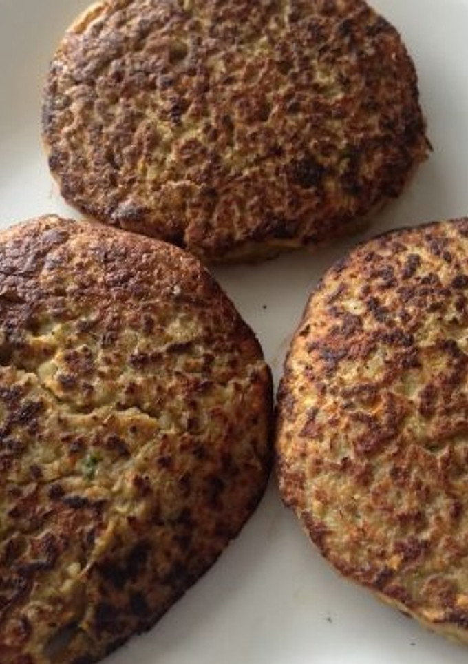 Una foto de Hamburguesa de lentejas y zanahoria [Saludable]