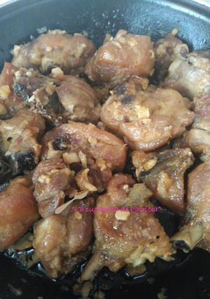 Una foto de Pollo al ajillo (tradicional)