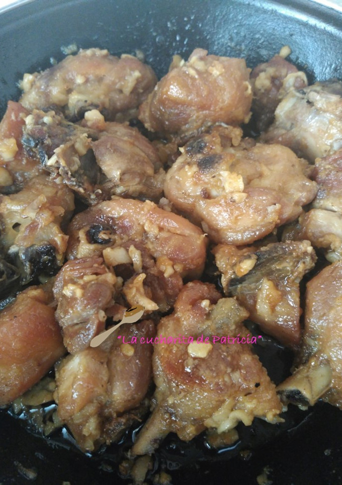 Una foto de Pollo al ajillo (tradicional)