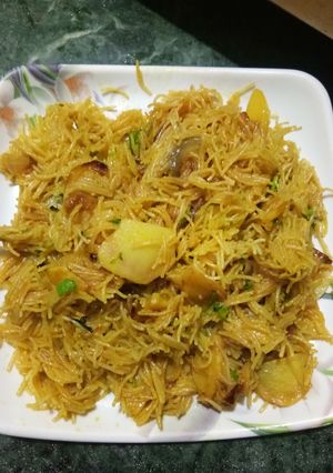मसाला-ए-मैजिक सेवई पोहा (Masala E Magic sevai poha recipe in hindi) रेसिपी मुख्य फोटो