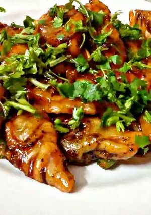 ভেজ প্যান ফ্রাইড মোমো(Veg Pan fried Momo recipe in Bengali) রেসিপির প্রধান ছবি