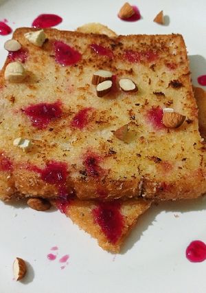 कोकोनट फ्रेंच टोस्ट (coconut french toast recipe in Hindi) रेसिपी मुख्य फोटो