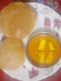 खस्ता मैदा पूरी (Khasta maida puri recipe in Hindi) रेसिपी मुख्य फोटो