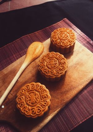 Hình của món Bánh Trung Thu nhân Bí Đỏ Hạt Dưa.