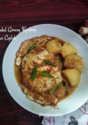 Foto resep Sambal Goreng Kentang Telur Ceplok