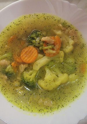 Brokkolis zöldségkeverék leves recept fotója