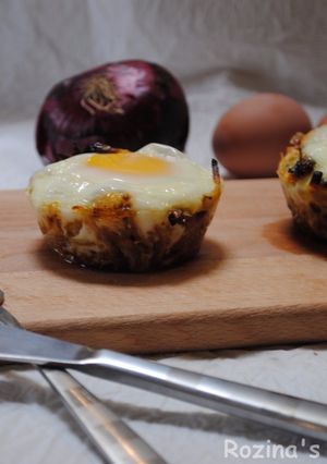 A picture of Onion omelette muffins.