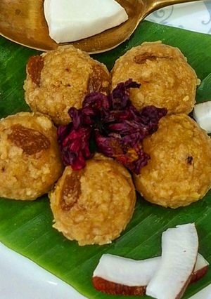 A picture of Roti Laddu (Leftover Roti Ka Sweet Laddu).