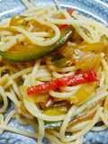 Vermicelli con vegetales salteados 🍝🌶️🧅