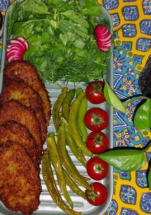 عکسی از دستور کتلت با گوشت چرخ کرده