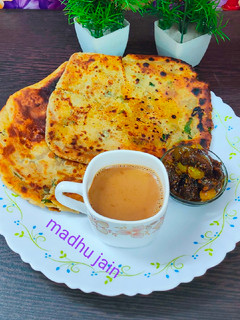 अजवाइन पराठा (Ajwain paratha recipe in hindi) रेसिपी मुख्य फोटो