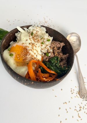 Une photo de Riz façon bibimpap au boeuf et à la citronnelle